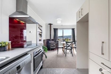 Photo of property in 47 Pokohiwi Road, Normandale, Lower Hutt, 5010