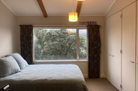 Photo of property in 2 Gowrie Street, Brooklyn, Wellington, 6021