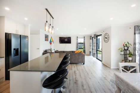 Photo of property in 8 Henty Lane, Marton, 4710