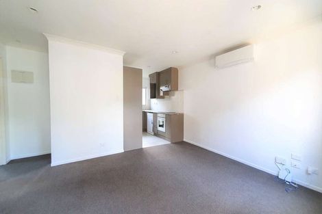 Photo of property in 33 Claverdon Drive, Massey, Auckland, 0614