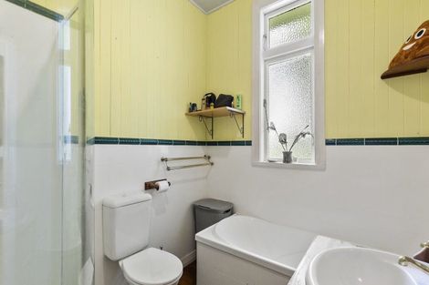 Photo of property in 133 Newlands Road, Newlands, Wellington, 6037