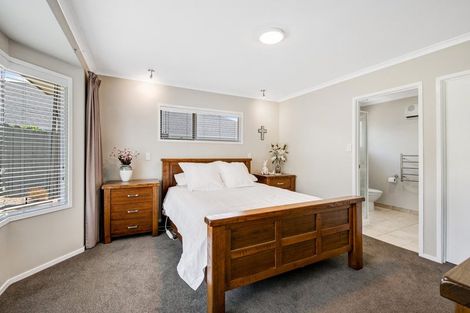 Photo of property in 7 Kingtide Place, Red Beach, 0932