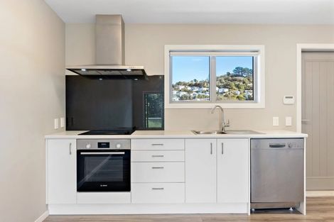 Photo of property in 3/14 Atkinson Street, Newlands, Wellington, 6037