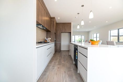 Photo of property in 1 Tarara Lane, Kumeu, 0810