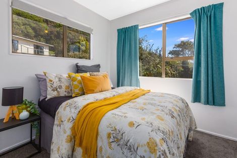 Photo of property in 16 Parkinson Close, Whitby, Porirua, 5024