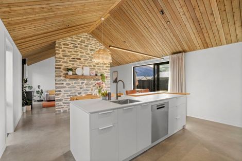 Photo of property in 17 Dunn Street, Lake Hawea, 9382