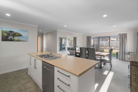 Photo of property in 39 Faringdon Boulevard, Rolleston, 7615