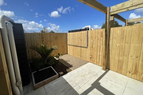 Photo of property in 9/5 Brandon Road, Glen Eden, Auckland, 0602