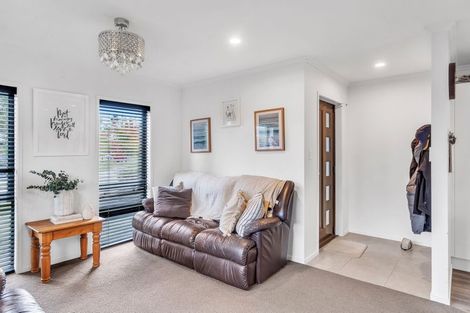 Photo of property in 3 Hineaari Street, Marshland, Christchurch, 8083