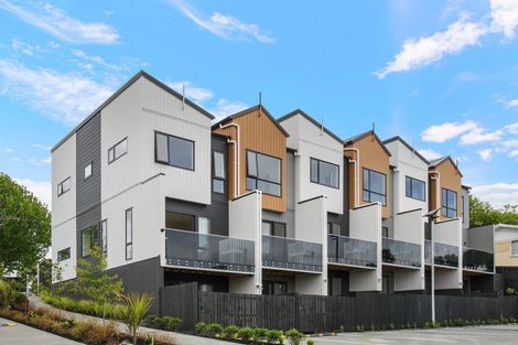 Photo of property in 95a Woodglen Road, Glen Eden, Auckland, 0602