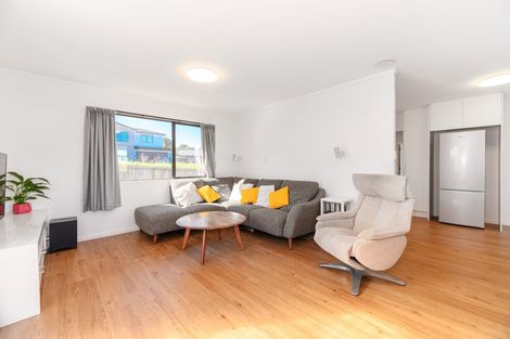 Photo of property in 2/68 View Road, Henderson, Auckland, 0612