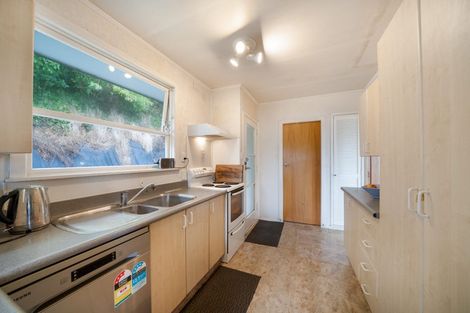 Photo of property in 3 Jonathan Way, Paparangi, Wellington, 6037