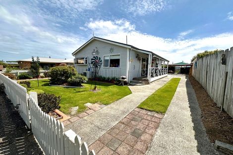 Photo of property in 28 Lanark Street, Balclutha, 9230