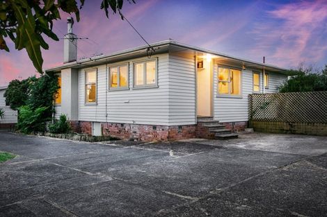 Photo of property in 158 View Road, Sunnyvale, Auckland, 0612