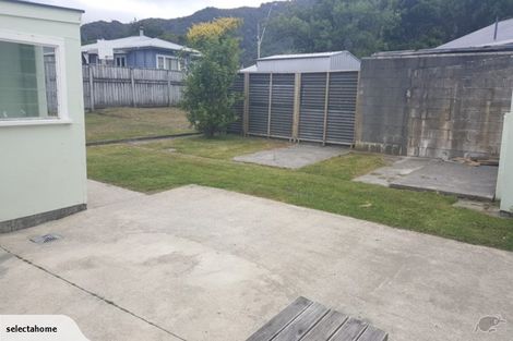 Photo of property in 4 Parkway, Wainuiomata, Lower Hutt, 5014