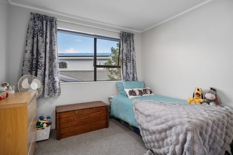 Photo of property in 6 Wantwood Grove, Churton Park, Wellington, 6037