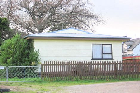 Photo of property in 4 Harding Place, Feilding, 4702