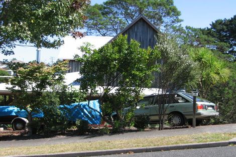 Photo of property in 6 Deverell Place, Northcross, Auckland, 0632