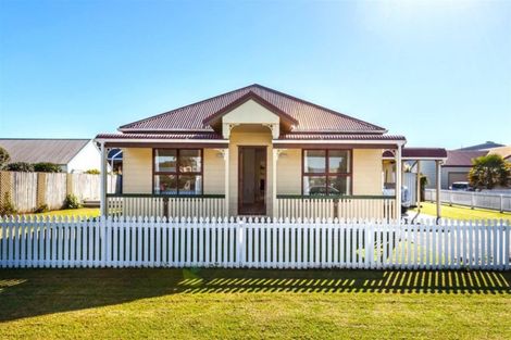 Photo of property in 1 Tudor Grove, Whitianga, 3510
