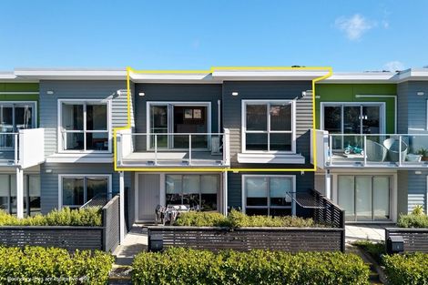 Photo of property in 3/14 Atkinson Street, Newlands, Wellington, 6037