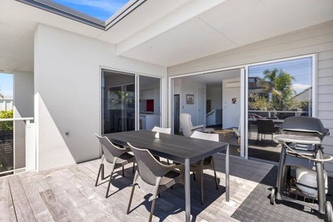 Photo of property in 60 Karewa Parade, Papamoa Beach, Papamoa, 3118