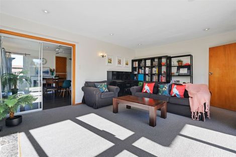 Photo of property in 16 Rosedale Place, Avonhead, Christchurch, 8042