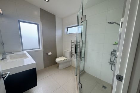Photo of property in 2/6 Sandford Street, Campbells Bay, Auckland, 0630