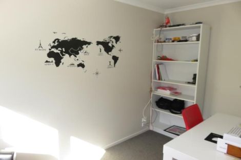 Photo of property in 100 Amesbury Drive, Churton Park, Wellington, 6037