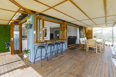 Photo of property in 37 Village Way, Ardmore, Papakura, 2582