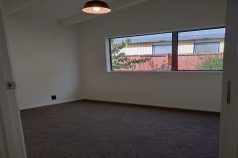 Photo of property in 1/9 Titoki Street, Te Atatu Peninsula, Auckland, 0610