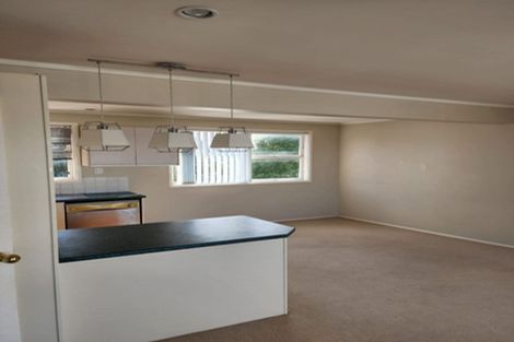 Photo of property in 1/212 Sunnynook Road, Totara Vale, Auckland, 0627