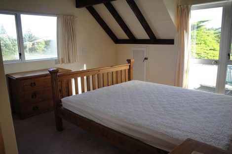 Photo of property in 168 Tutere Street, Waikanae Beach, Waikanae, 5036