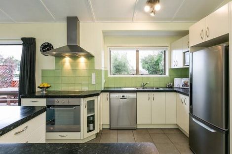 Photo of property in 27 James Cook Street, Havelock North, 4130