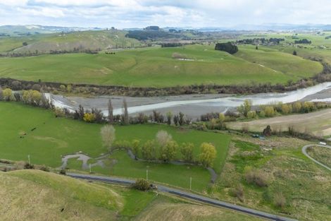 Photo of property in 209 Pourerere Road, Waipawa, 4271