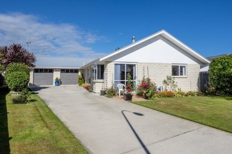 Photo of property in 16 Wright Grove, Levin, 5510