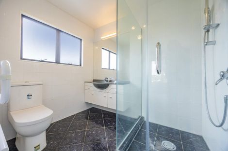 Photo of property in 5 Egret Court, Unsworth Heights, Auckland, 0632