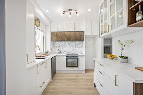 Photo of property in 63 Rakich Place, Henderson, Auckland, 0612