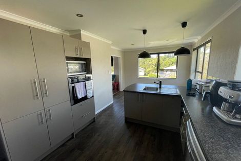 Photo of property in 79 Riversdale Drive, Merrilands, New Plymouth, 4312