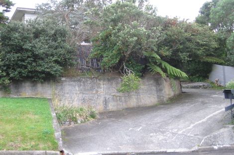 Photo of property in 23 Kinapori Terrace, Newlands, Wellington, 6037