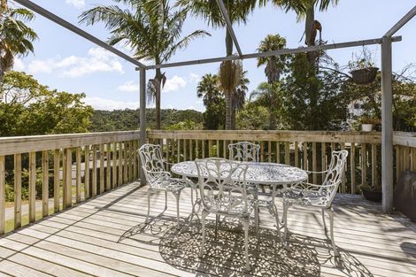 Photo of property in 4 Standish Place, Bayview, Auckland, 0629