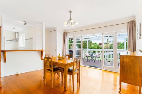 Photo of property in 17 Paramu Avenue, Birkdale, Auckland, 0626