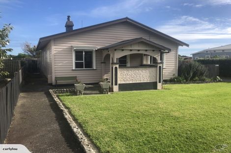 Photo of property in 174 Tasman Street, Opunake, 4616