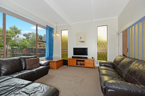 Photo of property in 18 Barlow Place, Chatswood, Auckland, 0626