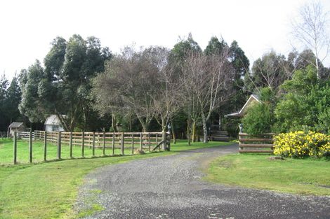Photo of property in 247 Polson Hill Drive, Aokautere, Palmerston North, 4471