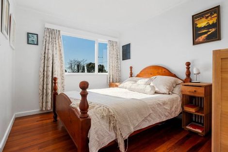Photo of property in 18 Alexander Avenue, Torbay, Auckland, 0630