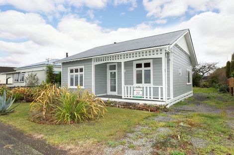 Photo of property in 42 Tennyson Street, Dannevirke, 4930