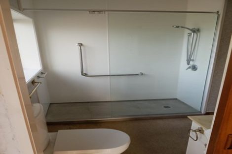 Photo of property in 107 Norwood Road, Bayswater, Auckland, 0622