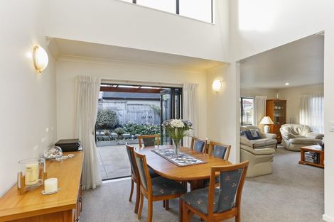 Photo of property in 8 Waimanu Bay Drive, Te Atatu Peninsula, Auckland, 0610