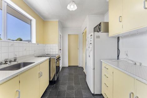 Photo of property in 24 Hartford Crescent, Totara Park, Upper Hutt, 5018