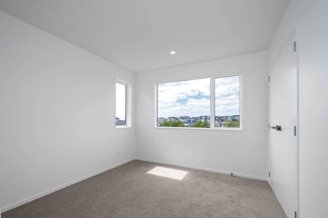 Photo of property in 36 Baumea Rise, Massey, Auckland, 0614